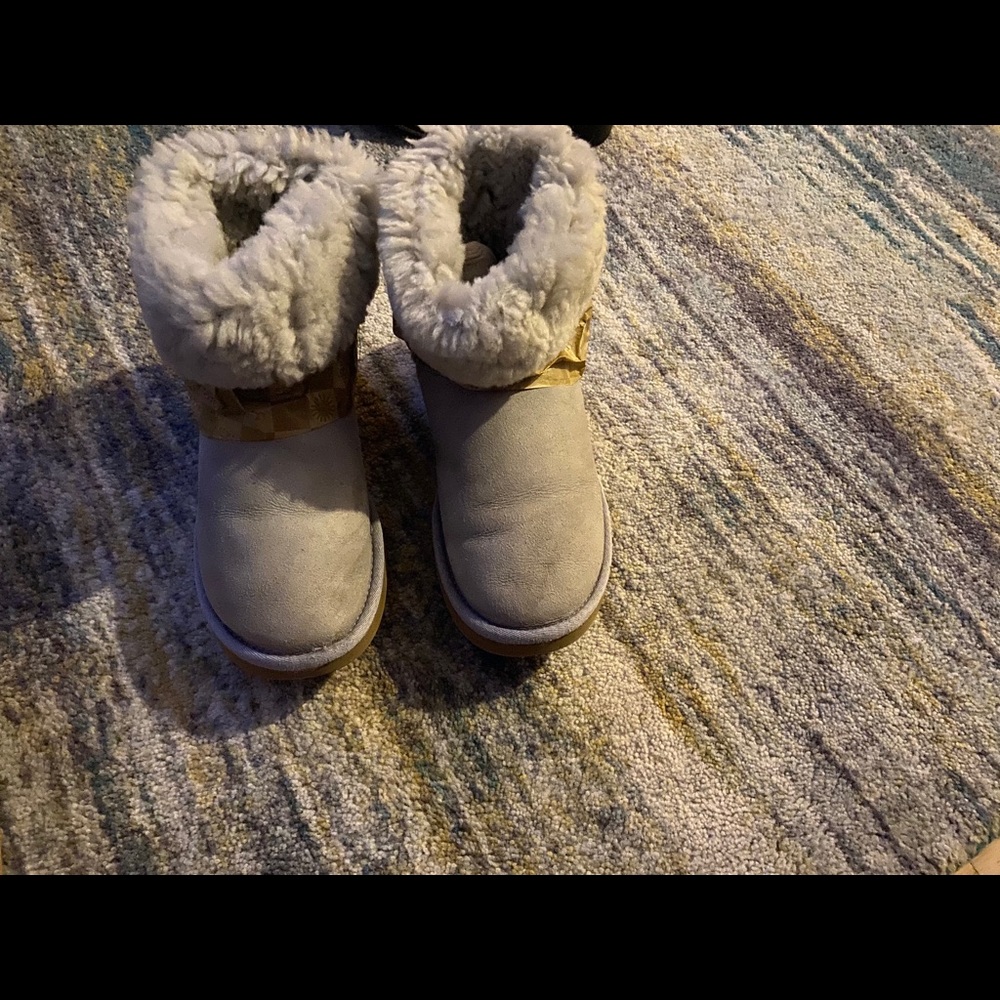 Fluffy Ugg’s - image 2